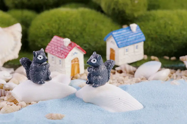 

Miniature Emotion Squirrel Garden Ornament Plant Pot Fairy Dollhouse Craft Decor