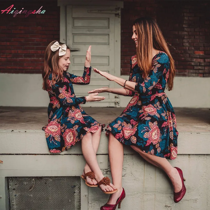 Mother Daughter Dresses Summer Beach Vintage Mom and Daughter Dress Clothes for Family Look Outfits Floral Family Clothing