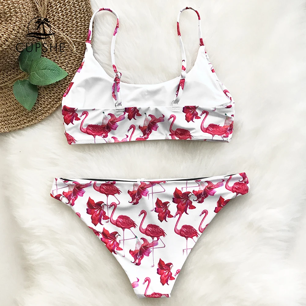 Online CUPSHE Flamingo Kostenloser Zu Fliegen Drucken Bikini Set Frauen Low taille Tanga Zwei Stücke Bademode 2020 Reversible Badeanzüge badeanzüge