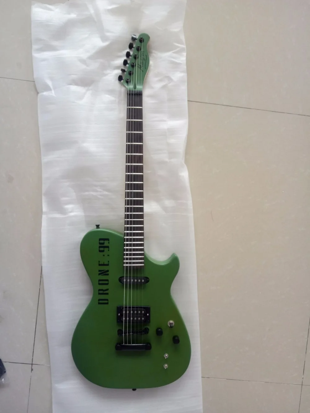 

Good Quality NEW Manson MB DR-1 Matthew Bellamy Signature Drone Guitar Numbers Edition MUSE Free Shipping