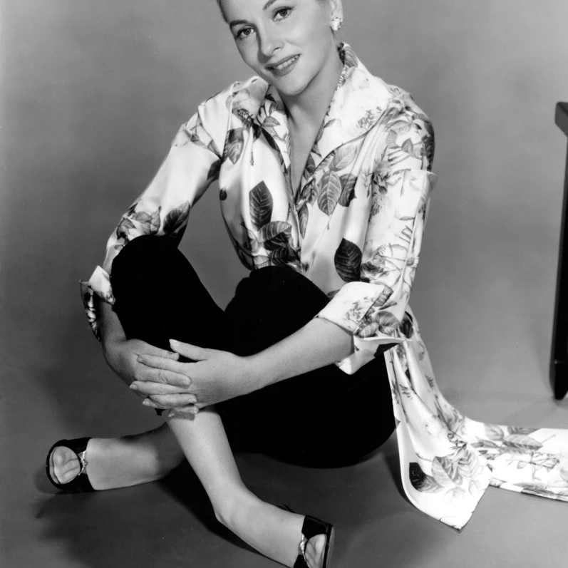 Joan Fontaine Portrait Photo Print (8 x 10)
