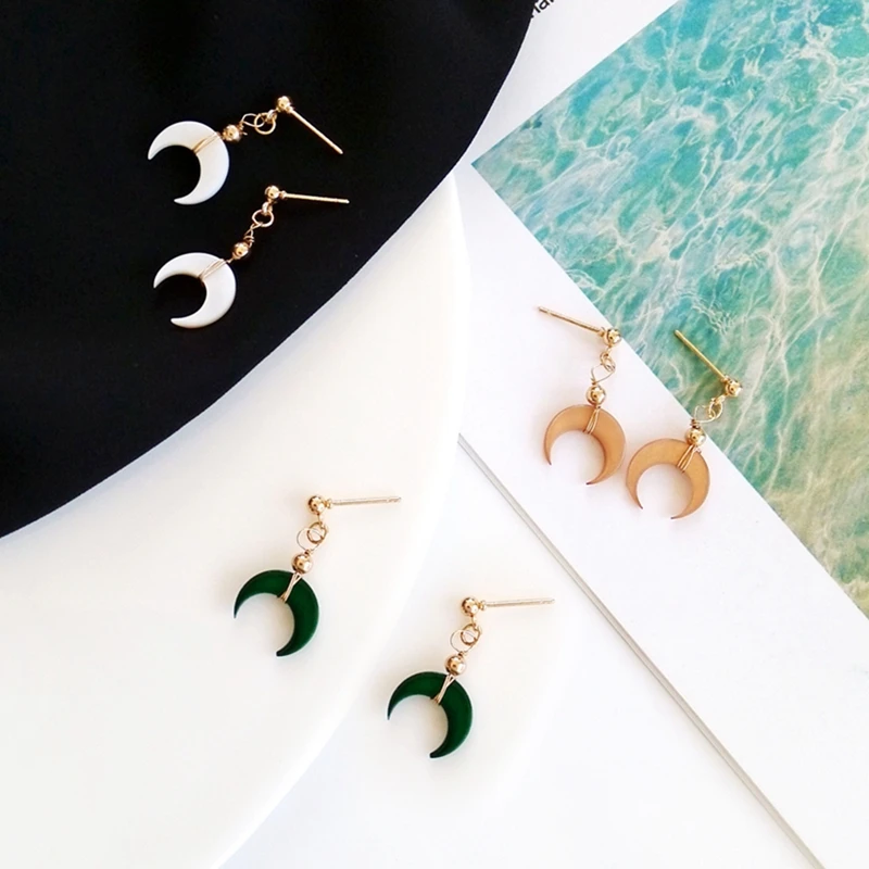 

Free Shipping Sweet Crescent Moon Shell Cute Girl Earring