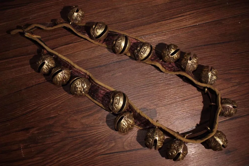 

Chinese Antique Tibetan Buddhism old copper tiger head bell 16pc
