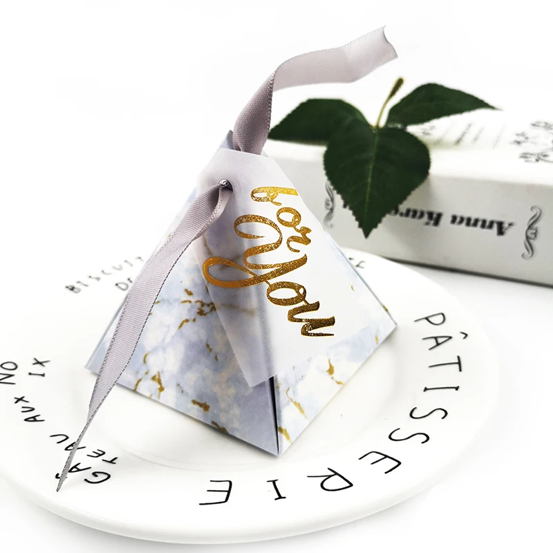 

10pcs Triangular Pyramid gift box wedding favors and gifts candy box wedding gifts for guests baby shower party decoration