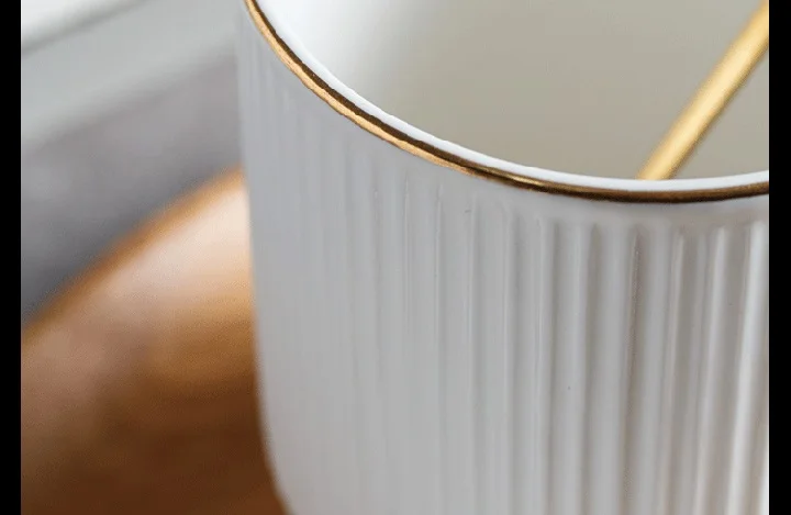 YeFine скандинавском стиле Модная Золотая серия керамическая кофейная кружка с крышкой и ложкой офисная чайная чашка домашний фарфор посуда для напитков