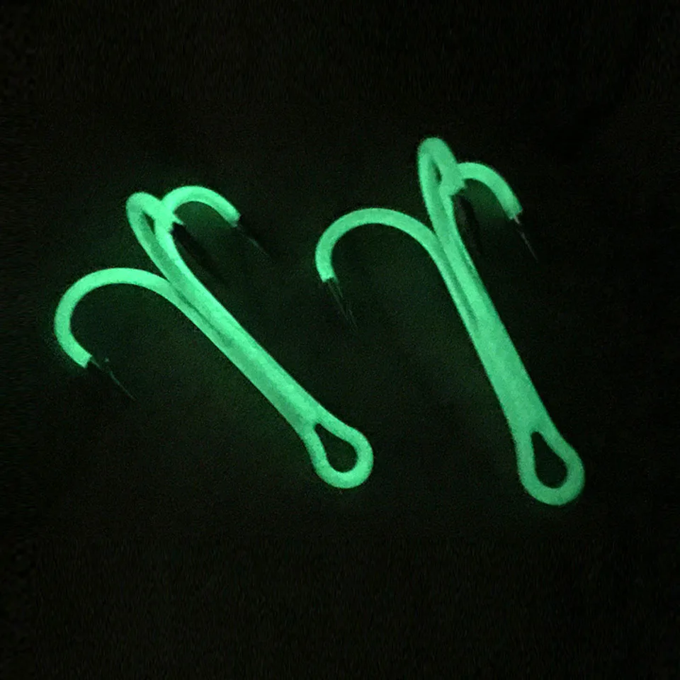 WALK FISH 10PCS/Lot Luminous Treble Fishing Hooks Carbon Steel Barbed Fishhooks Super Sharp Triple Hooks Sea Tackle Accessories