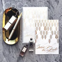 Cocostyles пользовательские high end золотым фольгированием край от белый пригласительный билет с матч конверт для gatsby свадебные приглашения