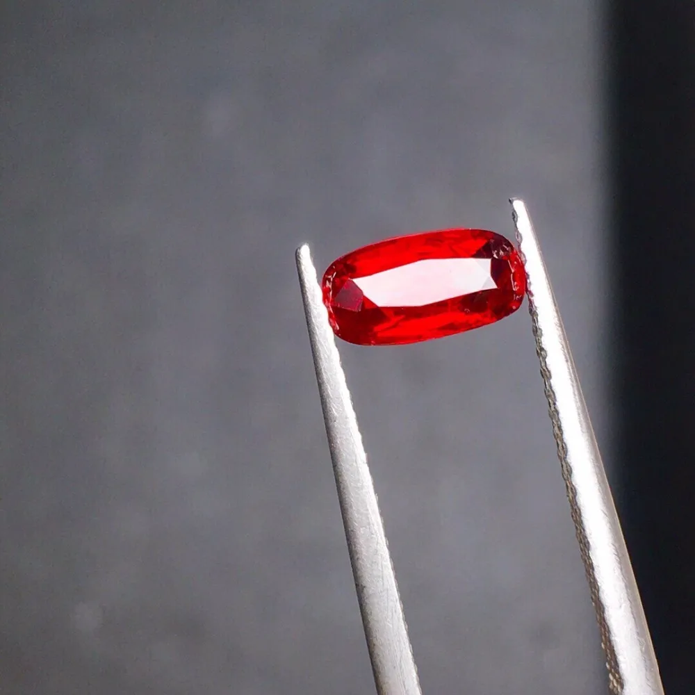 

GIL Certificate Burma Myanmer Origin 1.08ct Natural Pigeon Blood Red Ruby Gemstones Loose Stones Loose Gems