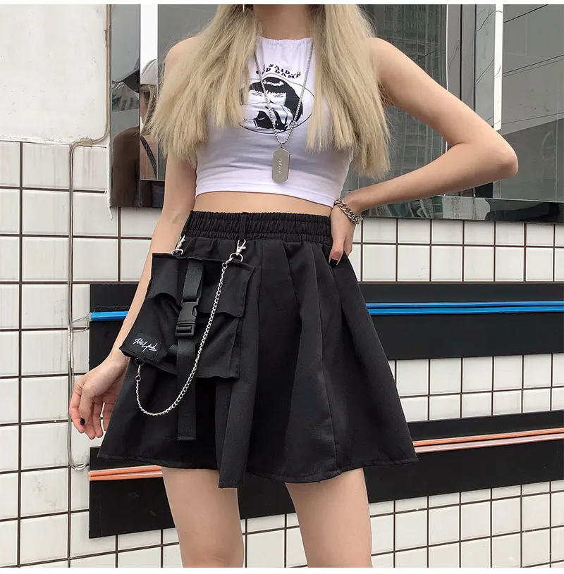 New Womens Skirts Autumn Fashion Short Skirt Female Pleated School Skirt Loose Pocket High Waist Metal Chain Summer Bottoms