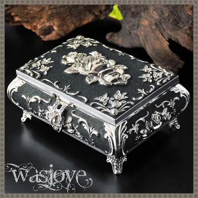 Small Size Vintage Jewellery Case Fashion Jewelry Box White Enamel  Zinc-alloy Metal Trinket Box Flower Carved Toothpick storage