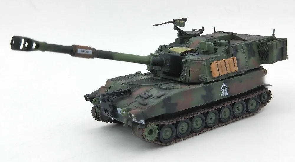 

1:72 M109A6 Paladin self propelled howitzer NATO Tri Color camouflage Collection model