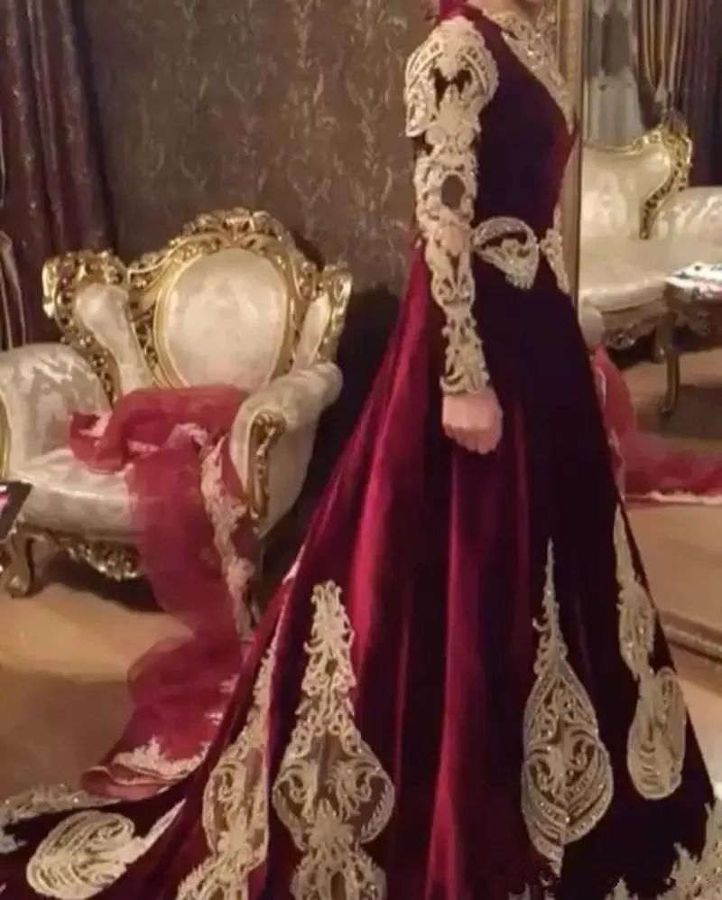 luxury-muslim-wedding-dresses-with-veil-arabic-dubai-velvet-burgundy-applique-beads-bridal-dress-jewel-neck-sweep-train-wedding-dress (4)_副本