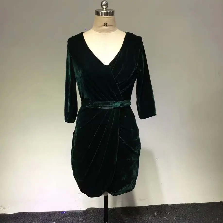 2019 Nieuwe Mode V Hals lange mouw Mini Fluwelen stof Sjerpen Moeder van de Bruid Zwartachtig groen moeder jurk voor wedding party 2019 Nieuwe Mode V Hals lange mouw Mini Fluwelen stof Sjerpen Moeder van de Bruid Zwartachtig groen moeder jurk voor wedding party