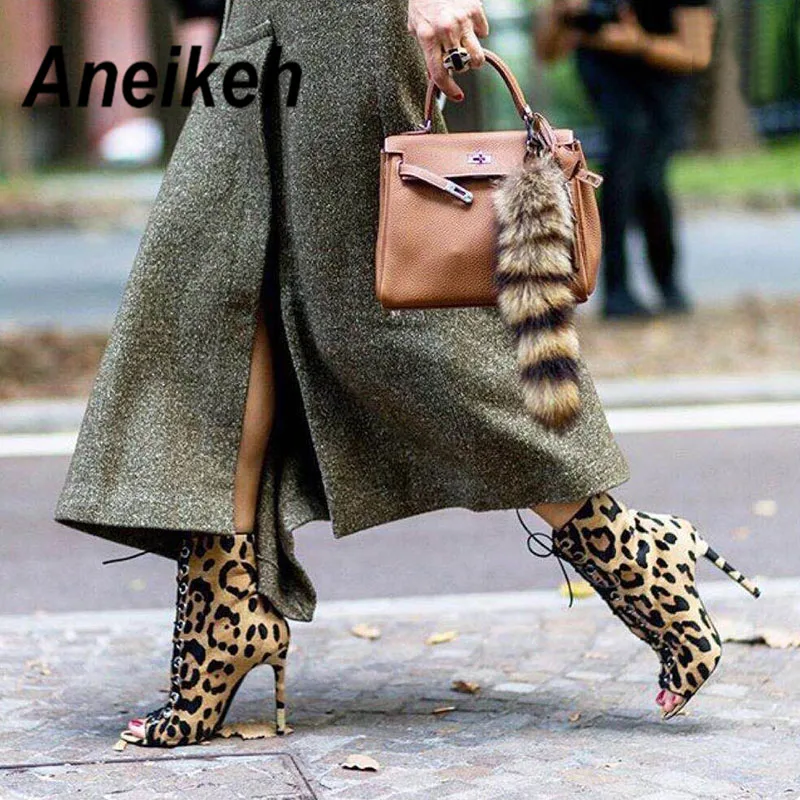 Aneikeh/Новинка года; женские ботинки на шнуровке; ботильоны с леопардовым принтом; модная пикантная женская обувь на высоком каблуке с открытым носком; ботинки «Челси»