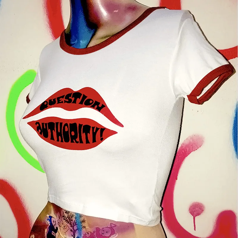 Женская летняя укороченная футболка с коротким рукавом Harajuku, модная футболка с надписью «Omighty Red губ», Уличная Повседневная белая хлопковая Футболка Femme