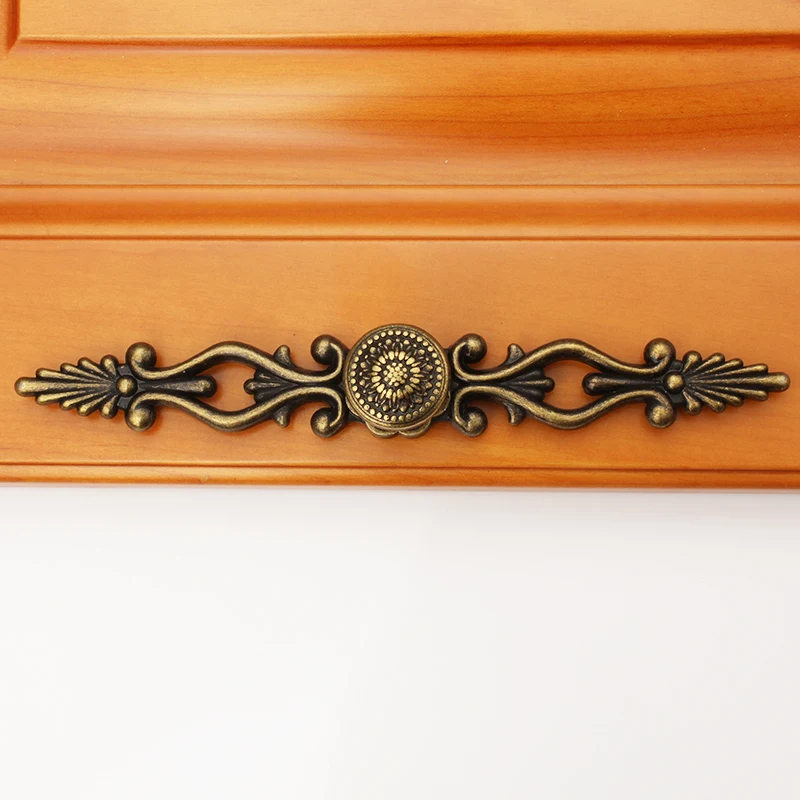 Hole C:C: 78mm/96mm antique brass color furniture handle kitchen cabinet handle drawer pulls with base Hole C:C: 78mm/96mm antique brass color furniture handle kitchen cabinet handle drawer pulls with base