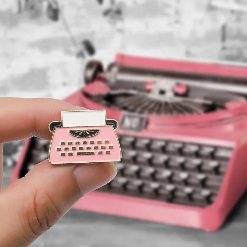 Typewriter Enamel Pin Badge Vintage Creative Black Pink Writer Lapel pin For Secretary Office worker Bag Clothes Brooch Jewelry