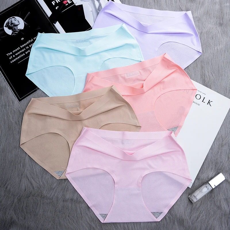 

3Pcs Women Seamless Panties Ultra-thin Female Ice Silk Underwear Women High-Rise Lingerie Solid Color Summer Briefs