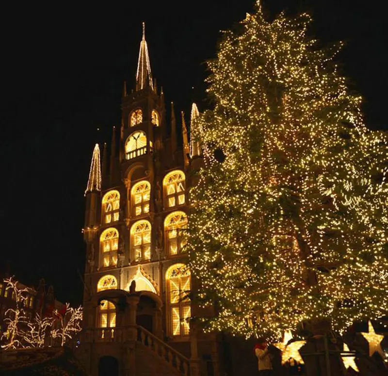 https://ae01.alicdn.com/kf/HTB1Q6K.NFXXXXbjXpXXq6xXFXXXj/328ft-100M-600LED-Fairy-String-Lights-for-Christmas-Xmas-Wedding-Garland-party-transparent-cable-220V-EU.jpg