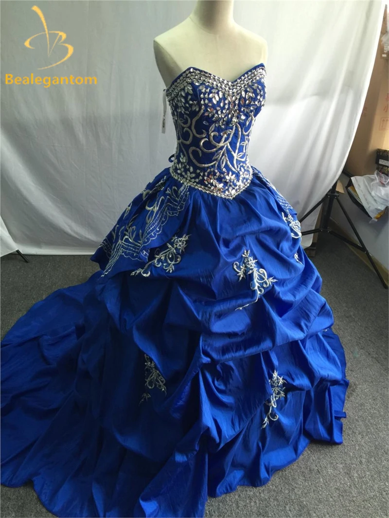 

2019 New Sweetheart Crystals Ball Gowns Quinceanera Dresses Sweet 16 Dresses Vestidos De 16 Party Gowns QA842