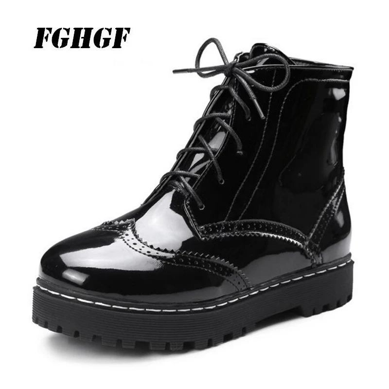 

In the fall and winter of 2018 flat Front lace-up Round head Pure color Ms. Big yards Martin boots leisure business Female boots