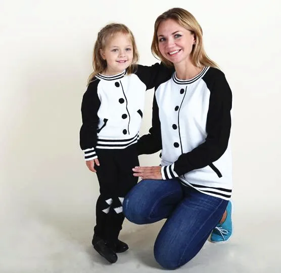 Коллекция года, Лидер продаж, бейсбольная куртка для мамы и дочки одинаковые комплекты для всей семьи, вязаные свитера для мамы и дочки
