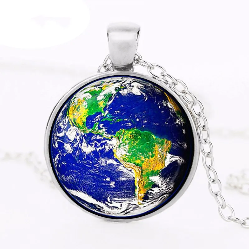 

Jewelry Wholesale New Hot Sale The Earth Pendant Retro Classic World Map Cosmic Space Necklace Jewelry Pendant