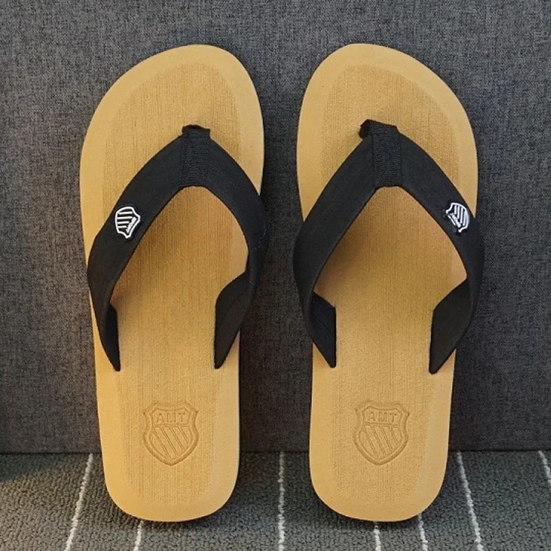 

JYRhenium 2019 New Summer Men Beach Sandals Beach Slippers for Men Flip Flops High Quality Zapatos Hombre Beach Shoes Wholesale