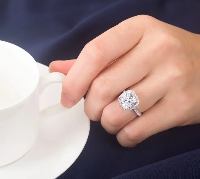 Drop Shipping D Vvs1 3 Carat Cushion Cut Engagement Anniversary