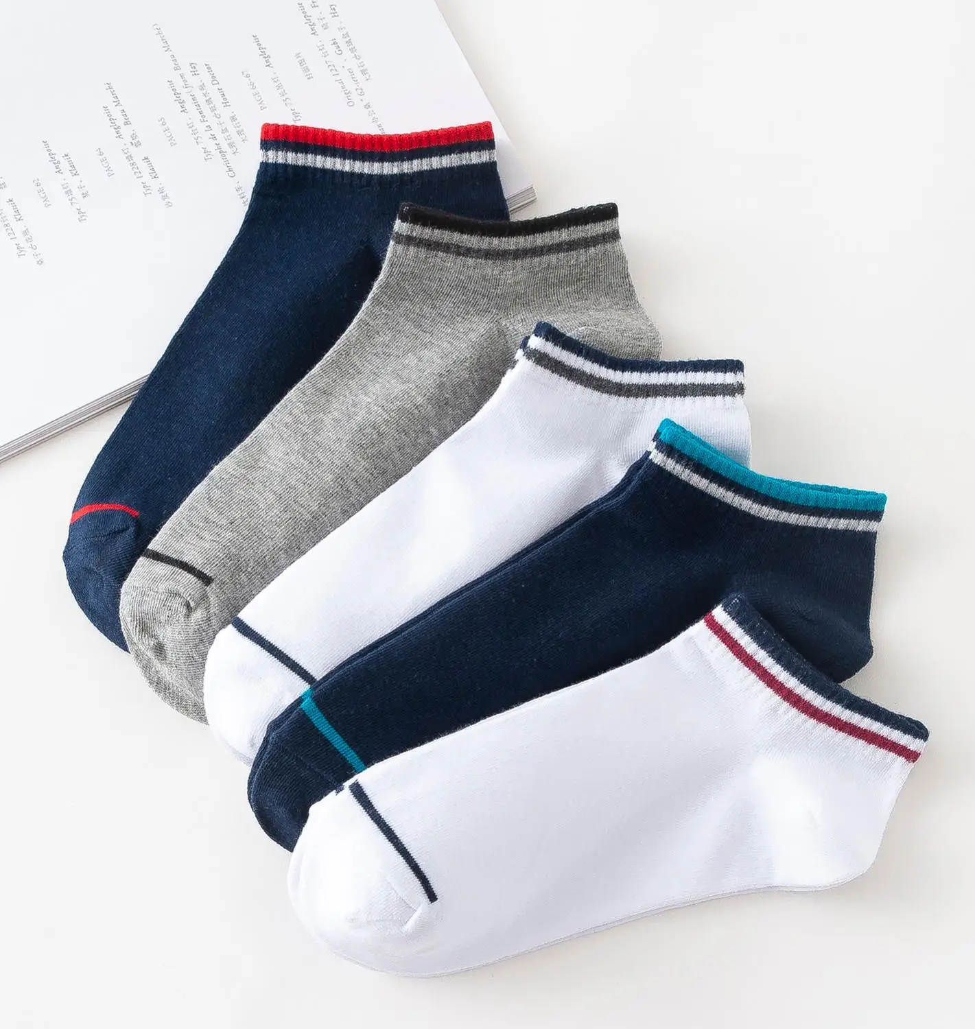 

Fashion trends men comfortable Cotton rainbow stripes Sweat absorption breathable wear-resisting antiskid socks