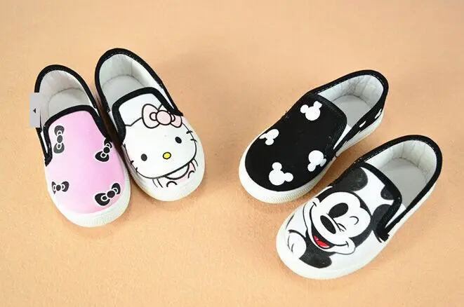 

Cute hot cartoon character hello kitty mickey boys sport girls canvas shoes kids casual spring autumn children fashion sneakers
