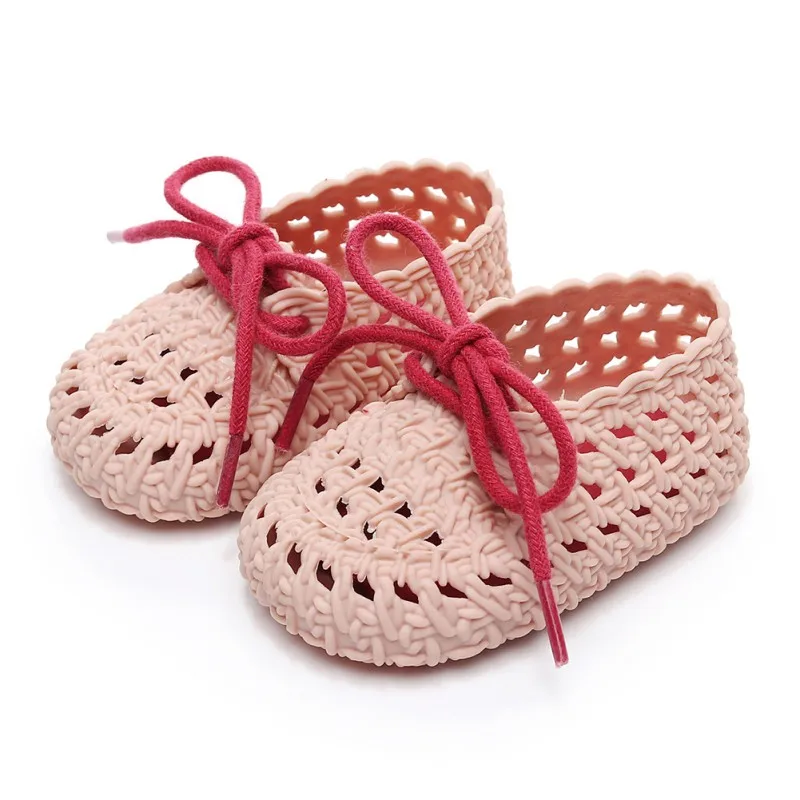 Drop Ship Newborn Baby Boy Girl Sandals Soft Bottom Baby Clogs Toddler Sandals Jelly Shoes Summer Laces Hollow Sandals 0-18M - Цвет: P