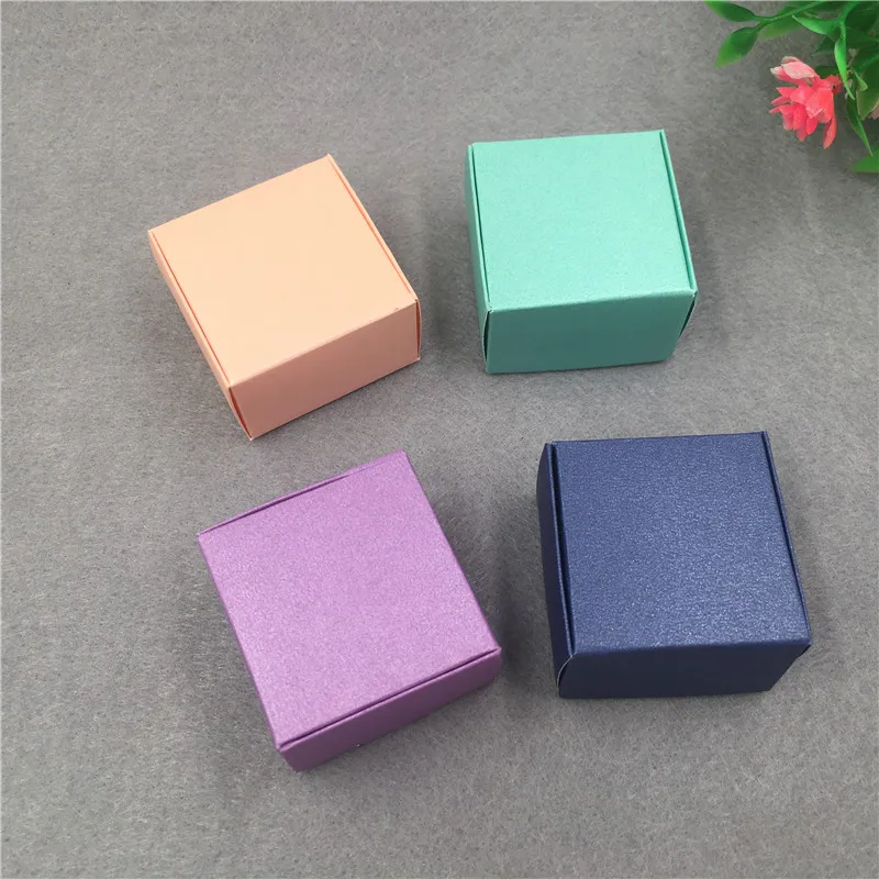 

100Pcs Small Cube Paper Boxes Handmade With Love for Weeding Birthday Party Gifts Packaging Box Accept Custom Logo and Pattern