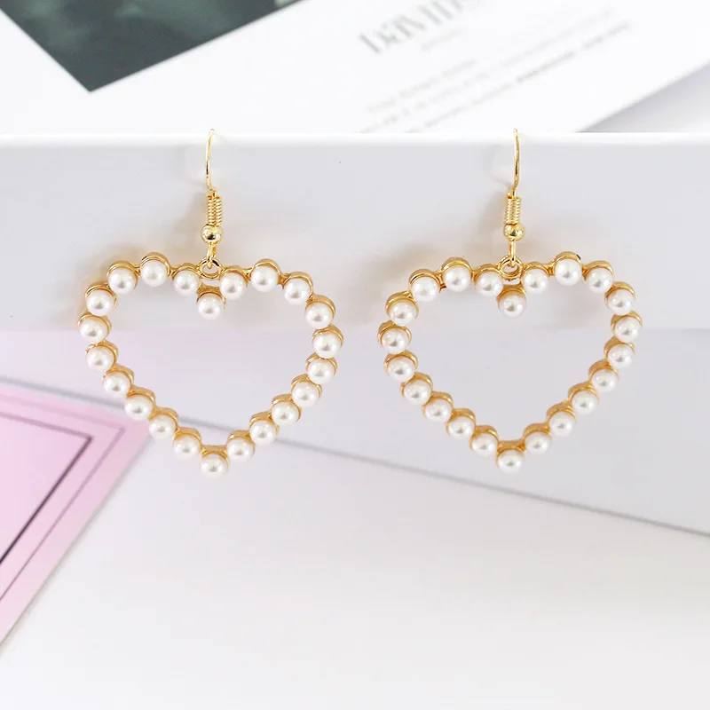 

2018 New Fashion Lovely Hearts Of Pearl Earrings Hot Melting Love Big Hollow Gold Heart Pearl Pendant Earrings For Women