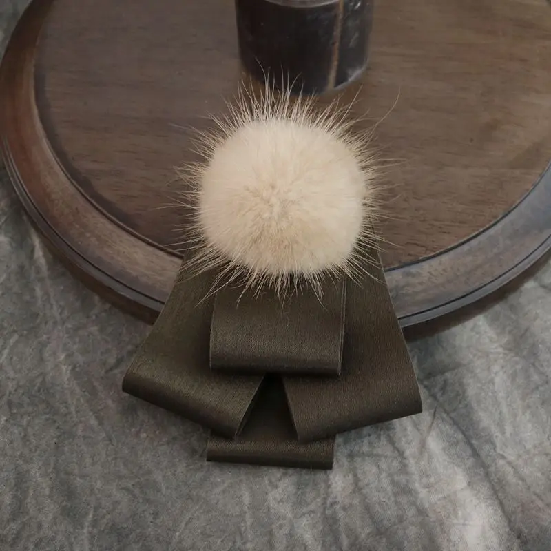 BOWTIE-BRONCH (10)