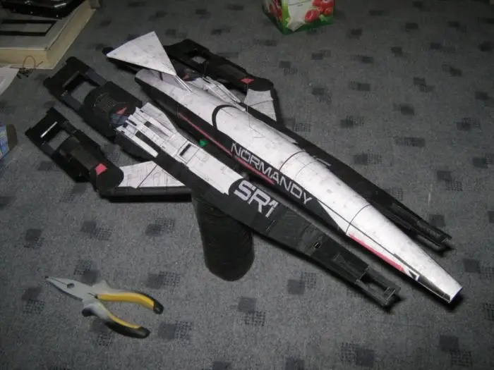 

Mass Effect SSV Normandy Spacecraft 3D Paper Model DIY