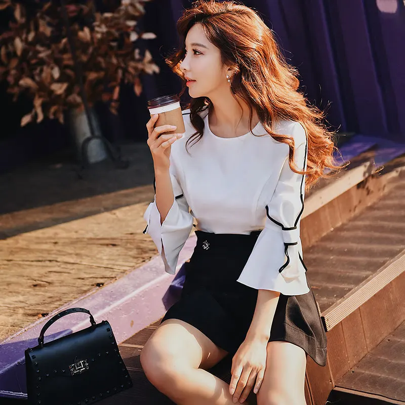 

Dabuwawa Spring White Loose Bow Blouses Women 2019 New Solid Flare Sleeve Fashion Elegant Shirts Top for Office Lady DN1AST006