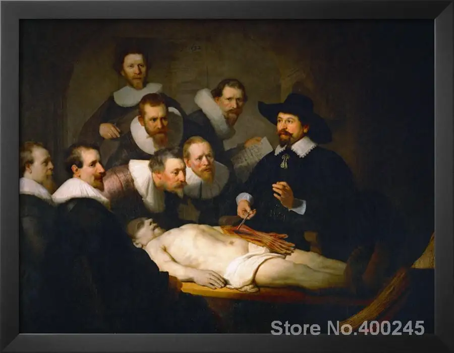 В стенах этого дома то и дело вспыхивают групповые оргии