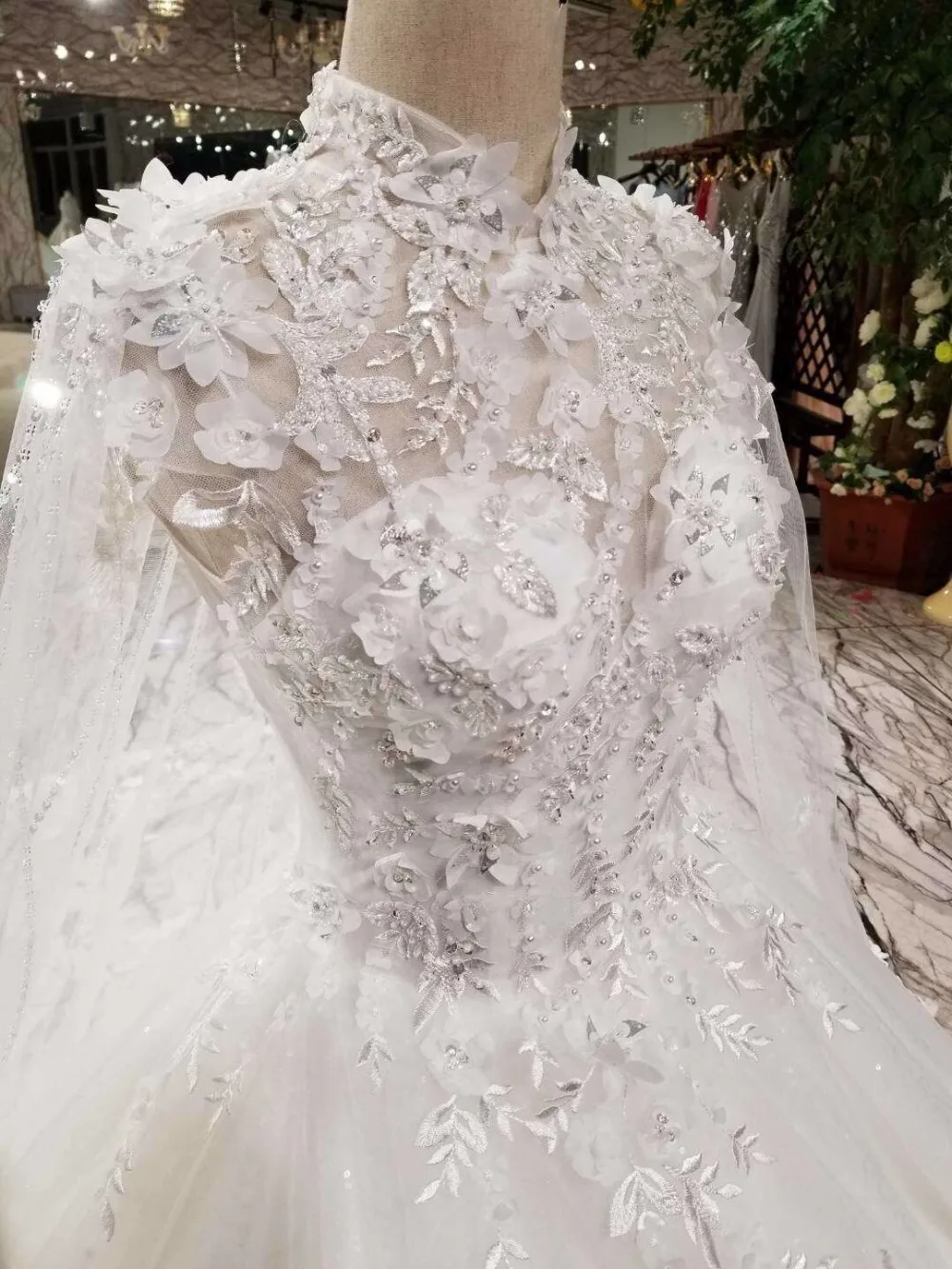 wedding-dress with  long should veil