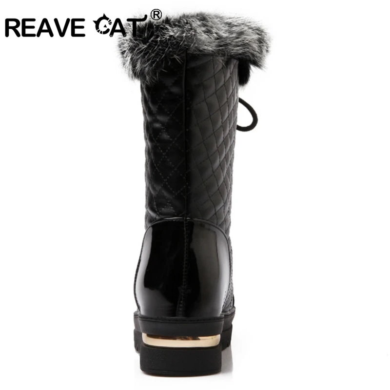 REAVE CAT/большие размеры 34-42; зимние женские сапоги; зимние сапоги; сапоги на платформе из лакированной кожи в клетку; ботинки на меху со шнуровкой