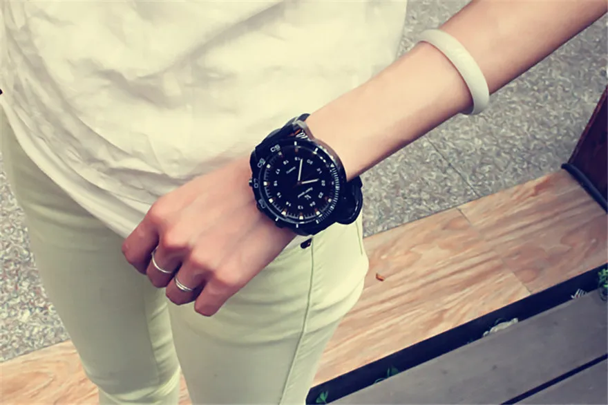 Korean Fashion Relogio Men Necessary Sport Large Dial Student Watch Neutral Silicone Watches Business Wristwatch New 2017