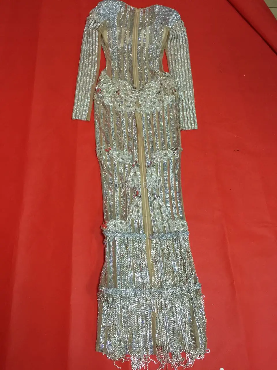 Рисунок 6 - Женское блестящее вечернее платье