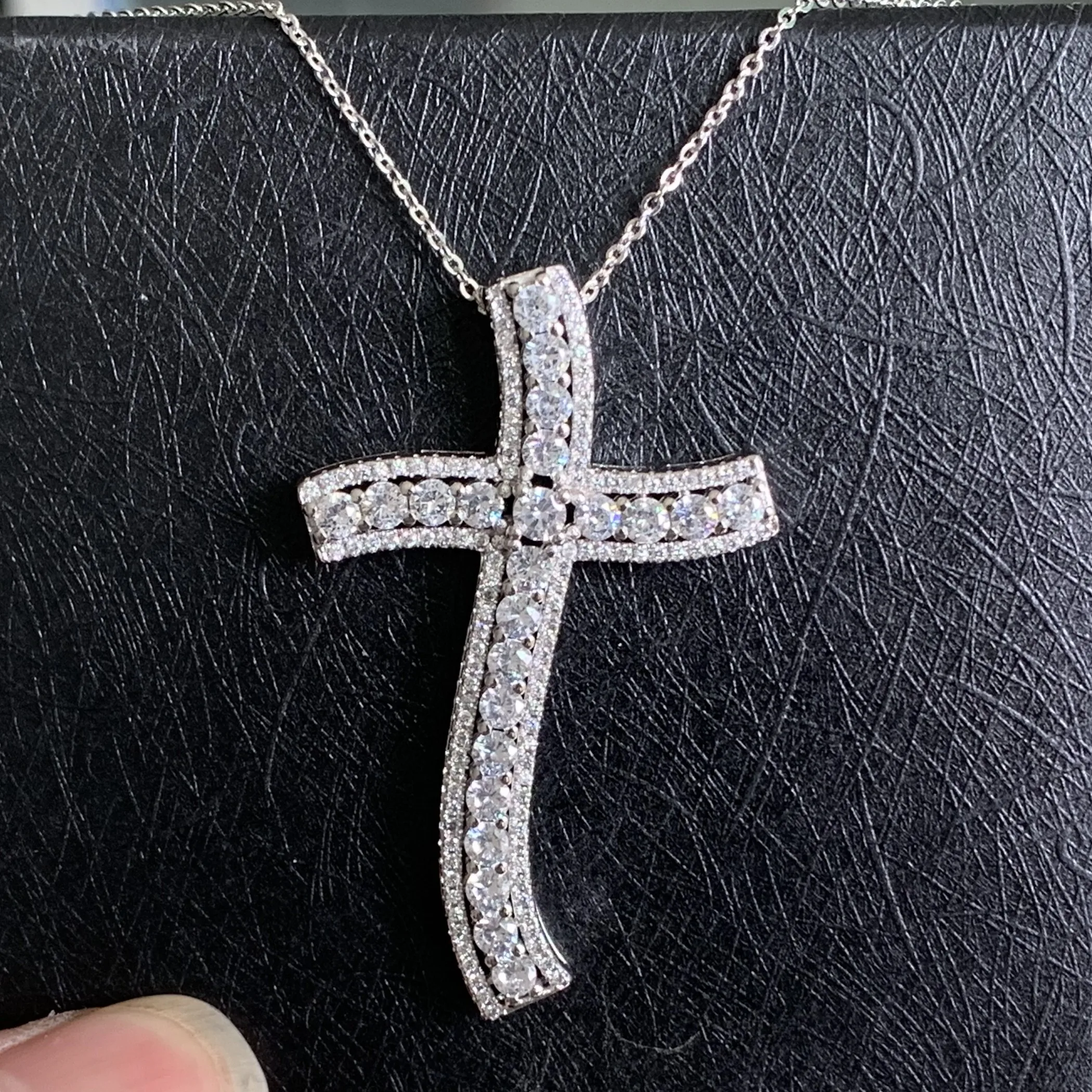 

New Stunning Hip Hop Luxury Jewelry 925 Sterling Silver Cross Pendant Hot Sale Full Pave White Clear 5A CZ Women Nechlkac