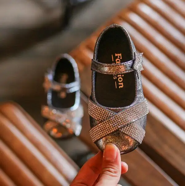Девушки горный хрусталь Glitter Sneaker с сияющей звездой детская модная обувь с мягкая подошва, серебро, черный и розовый, размер 21-30 - Цвет: silver