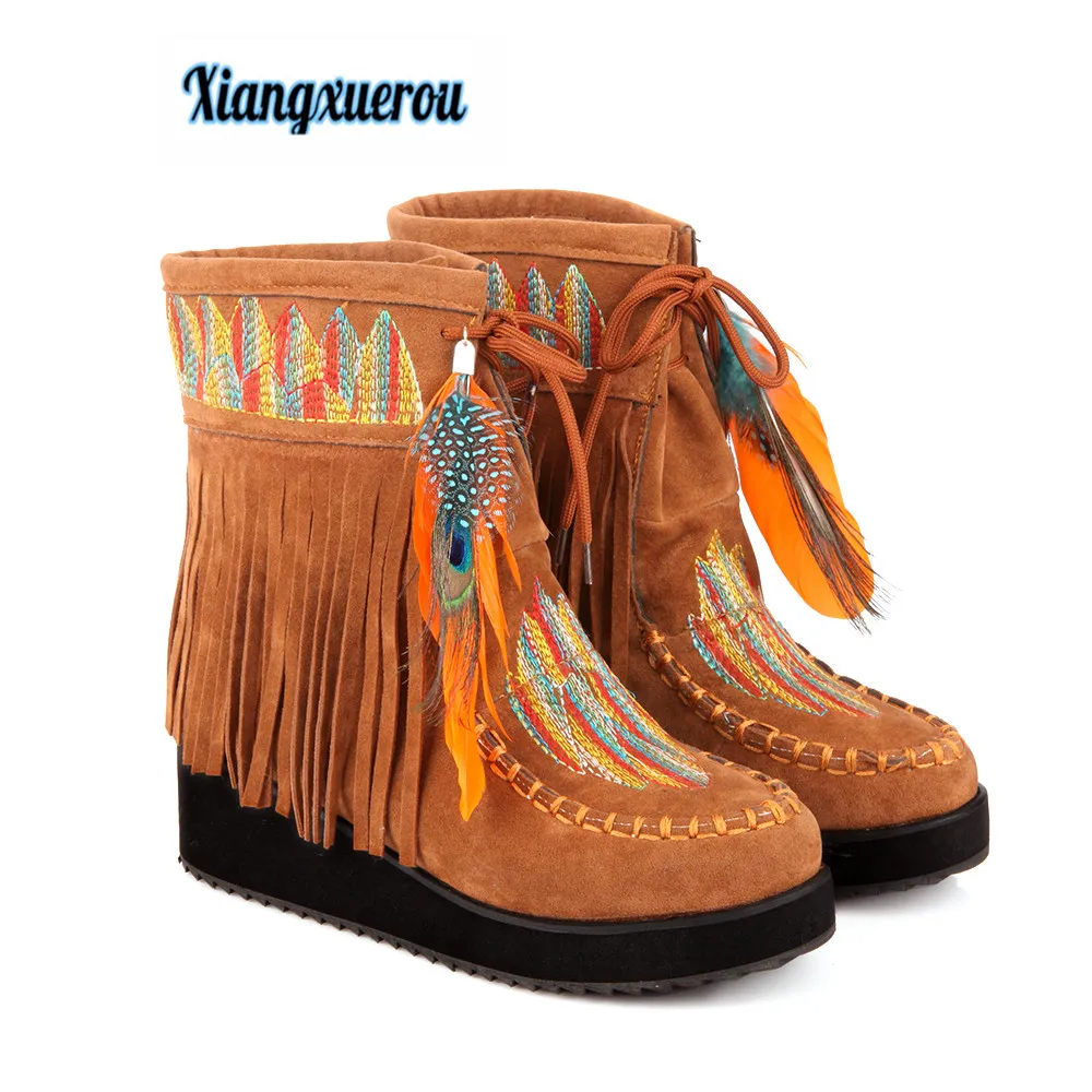 

Xiangxue 2018 new sweet personalized embroidery peacock feathers Indian national style boots