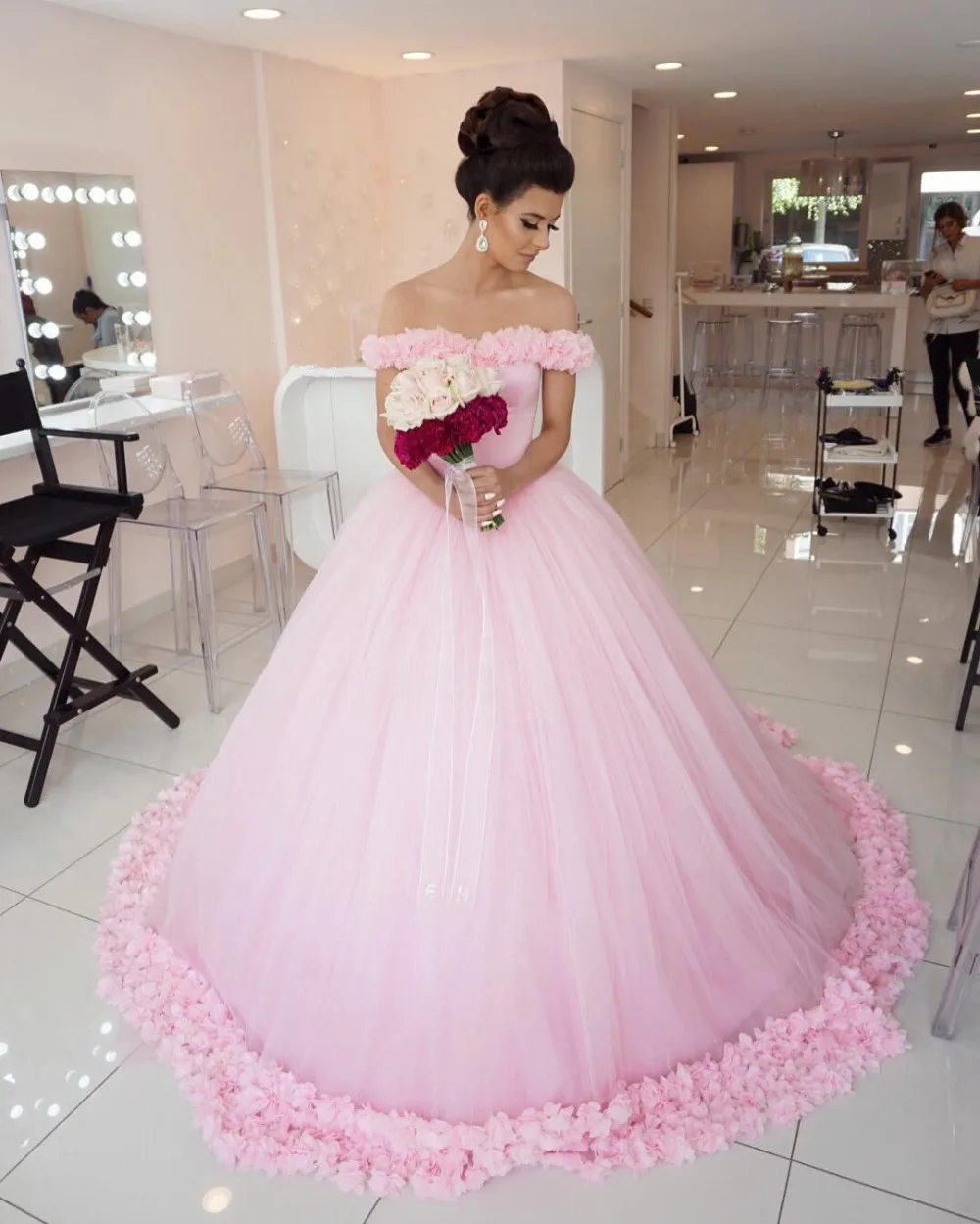 vestido noiva Ball Gown Pink Wedding Dresses Boat Neckline Flower Backless Bride Dresses Women Long Dress Cloud robe mariage (1)