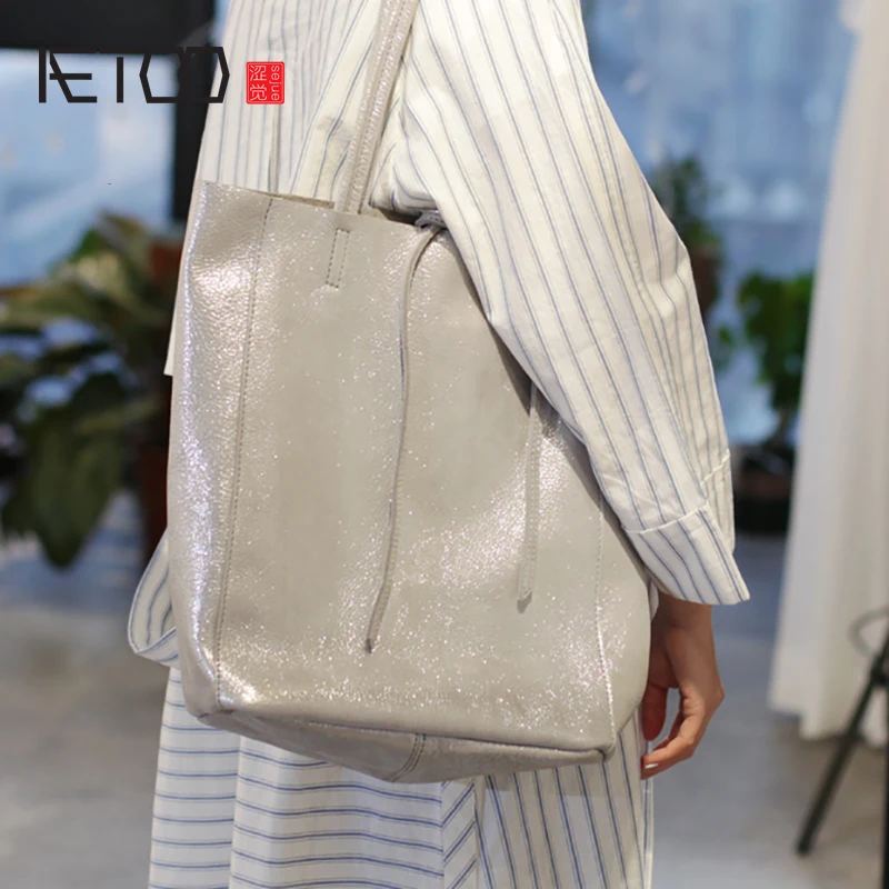 

AETOO Large capacity special bag, European and American simple soft leather shoulder bag, trendy silver leather woman bag