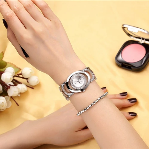 Prix pour CRRJU De Luxe Femmes Montre Célèbre Marques Or Design De Mode Bracelet Montres Dames Femmes Montres Relogio Femininos Prix pour CRRJU De Luxe Femmes Montre Célèbre Marques Or Design De Mode Bracelet Montres Dames Femmes Montres Relogio Femininos