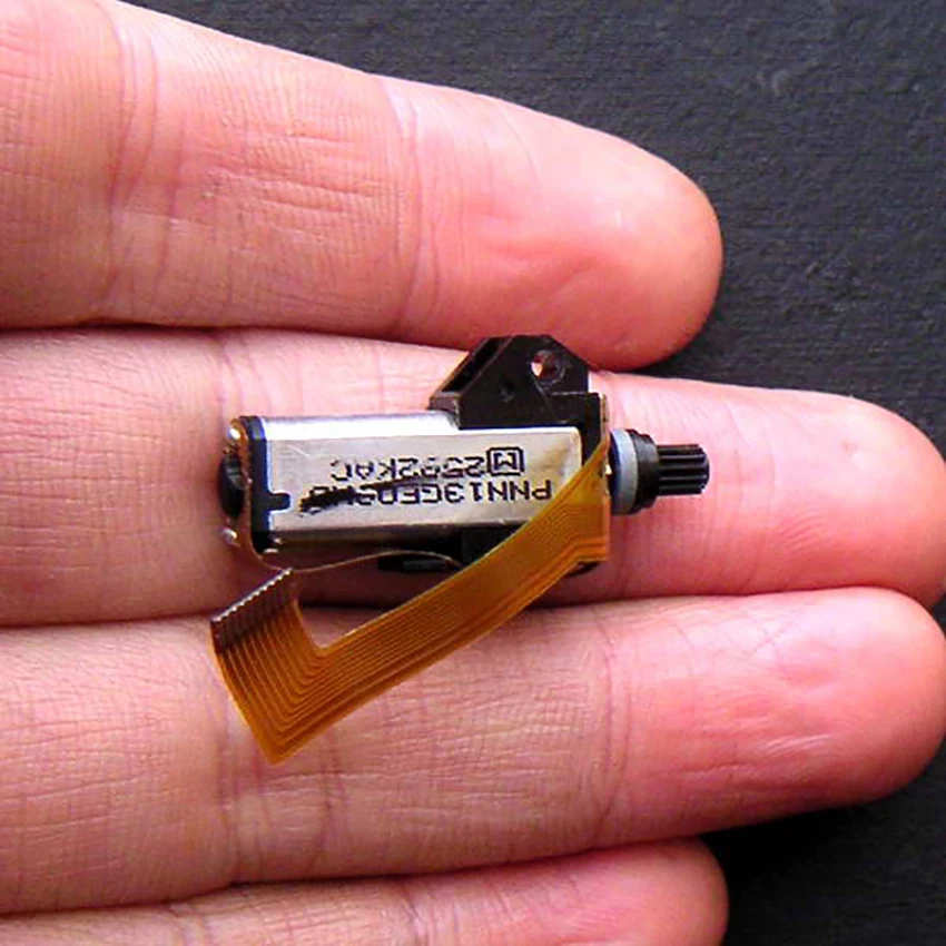 

14-tooth 0.2Module K30 Long Rotor Motor AB Phase Linear Hall Sensor 30000rpm 6ohm Micro Motor Model Airplane Multi-axis Aircraft