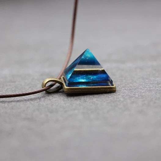 

2016 Glowing Crystal Glow in the Dark Pyramid Pendant Outer Space Star Dust Necklace Triangle Geometric Magic Necklace